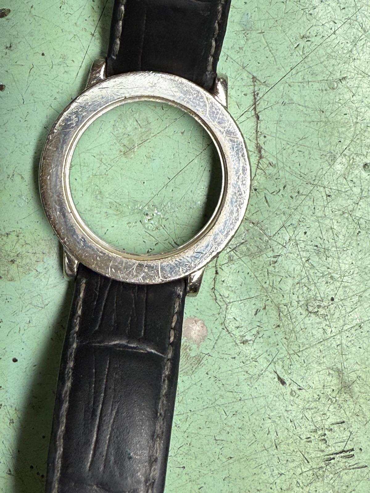 altes Gehäuse einer Uhr